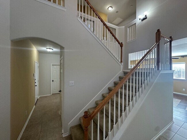 Building Photo - Stone Oak home for rent in gated community