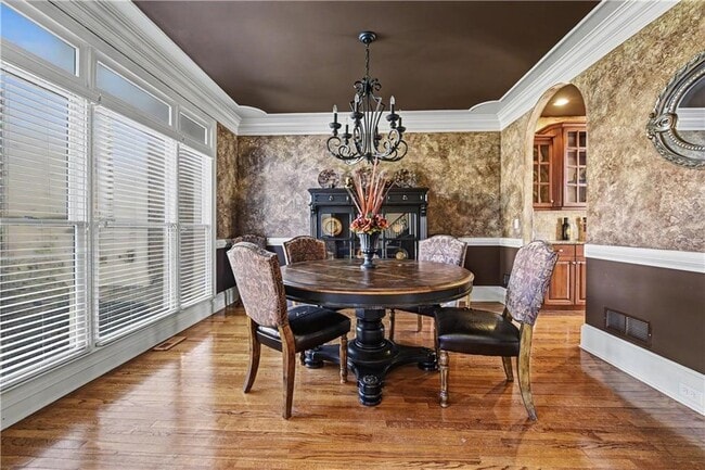 Building Photo - 4026 Palisades Main