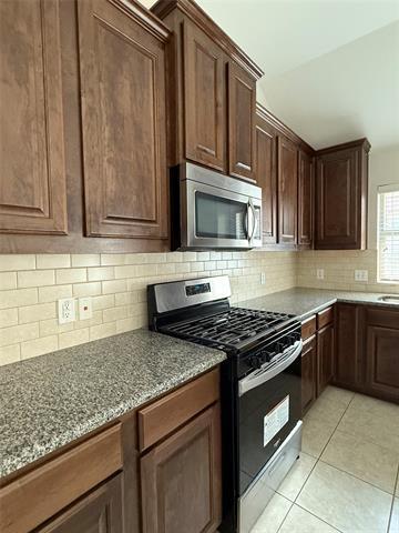 Building Photo - 5709 Centeridge Ln