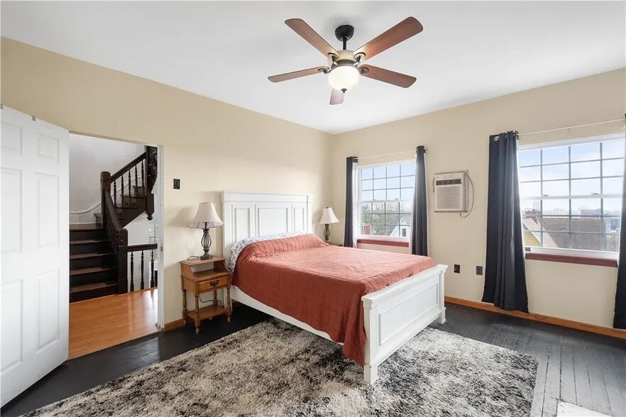 Building Photo - 310 Marsonia St