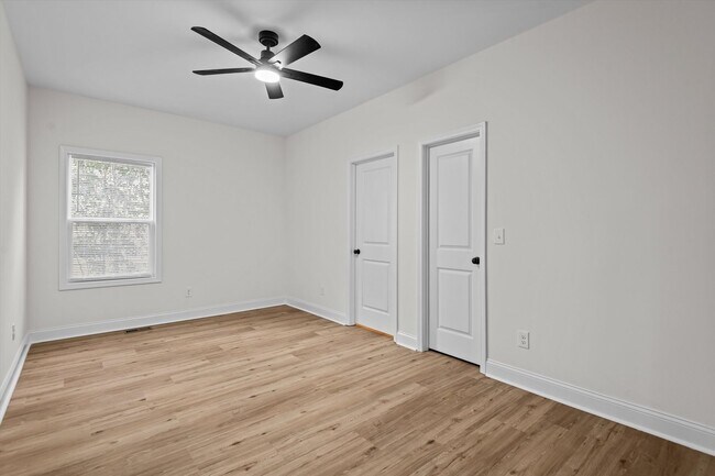 Building Photo - 1318 House St