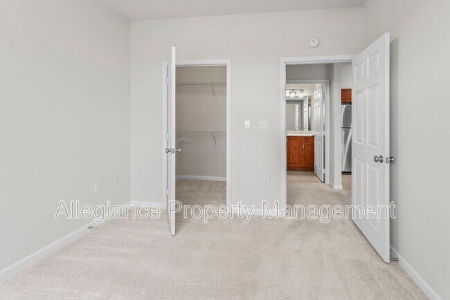 Building Photo - 12929 Centre Park Cir