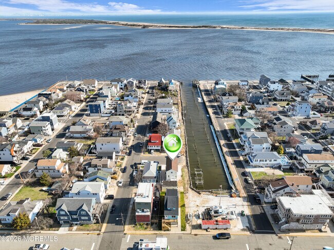 Building Photo - 2 Bedle Pl