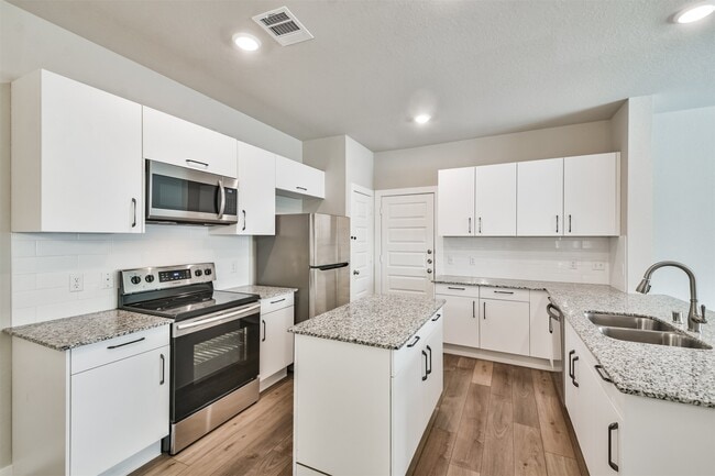 Building Photo - 25121 Pacific Wren Dr