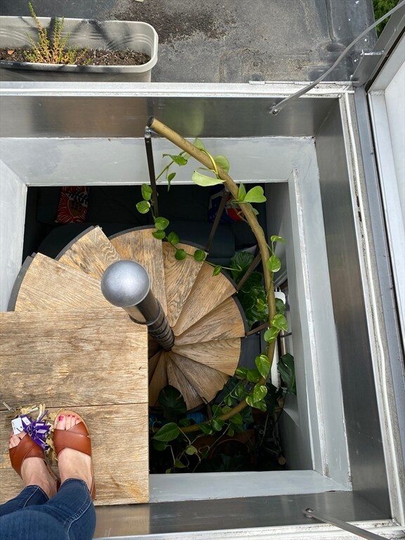 Building Photo - 49 Brimmer St