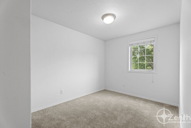 Building Photo - Inviting 3 Bedroom Washougal Home with Lar...