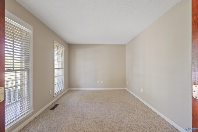 Building Photo - 115 Medicine Bend Ct