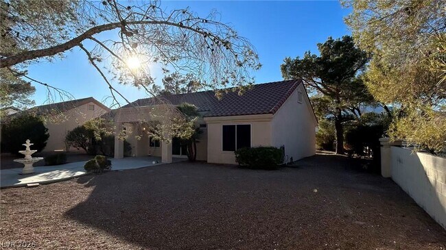 Building Photo - 2716 Legend Dr