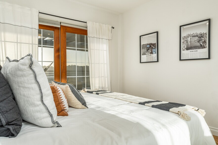 Building Photo - 3743 Latrobe St