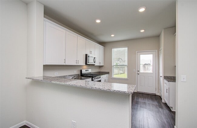 Building Photo - 6315 Lakeview Haven Dr