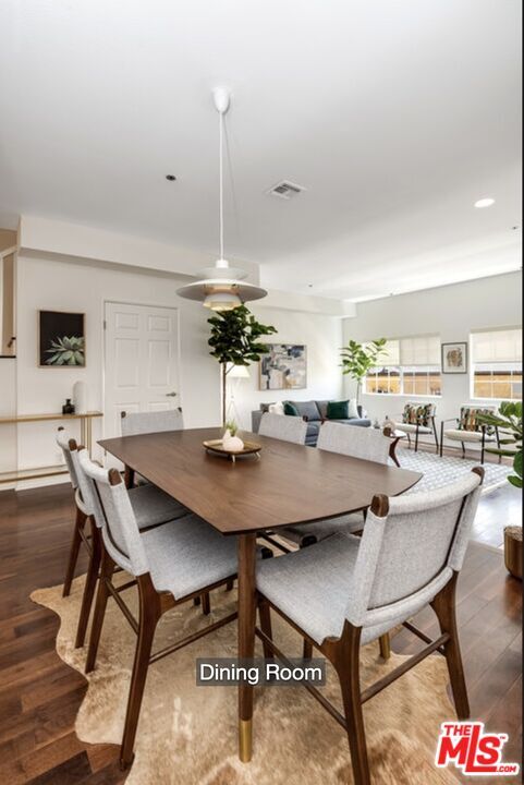 Building Photo - 850 N Poinsettia Pl