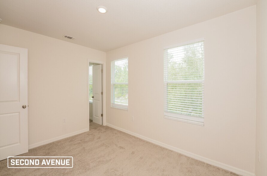 Building Photo - 10920 N Ober Terrace
