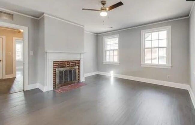 Building Photo - Cozy 2bd/1ba brick cottage near downtown C...