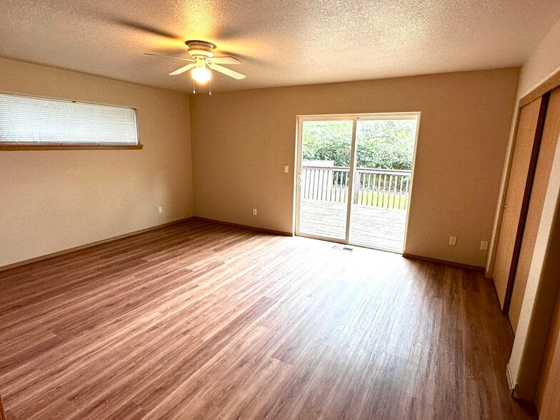 Building Photo - 3312 SE Concord Rd