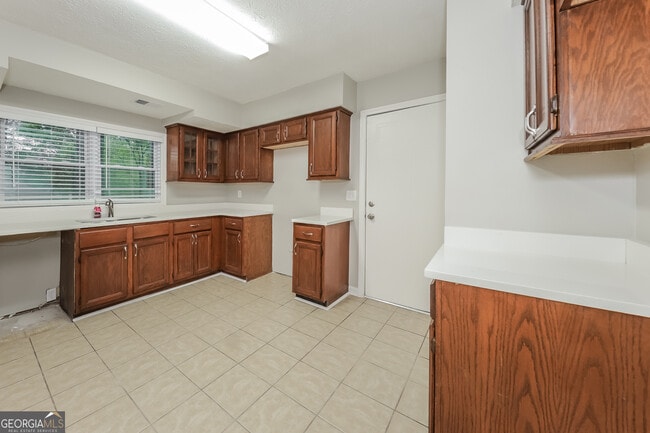 Building Photo - 285 Blue Heron Dr