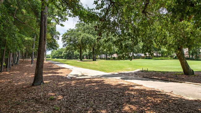 Building Photo - 14 Stillwood Dr