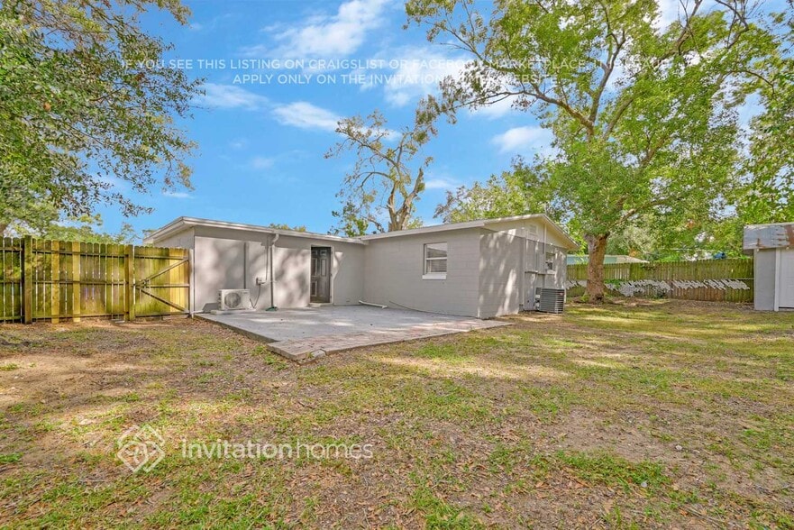 Building Photo - 7204 Harwick Dr