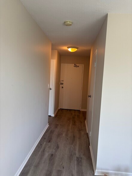 Building Photo - 3100 N Lake Shore Dr