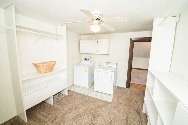 Building Photo - 3 bed 1.5 bath Downtown Valparaiso Home