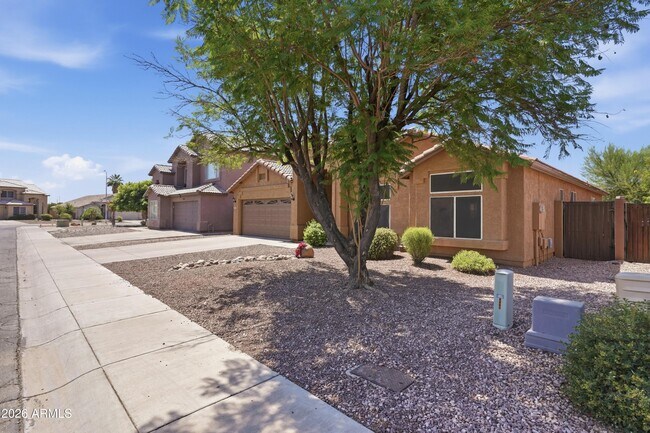 Building Photo - 4441 E Cottonwood Ln