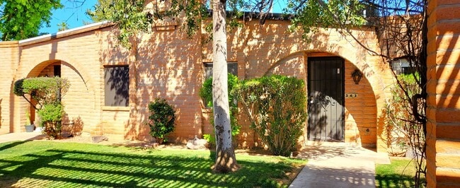 Building Photo - LOVELY CENTRAL PHOENIX TOWNHOME READY TO RENT!!!