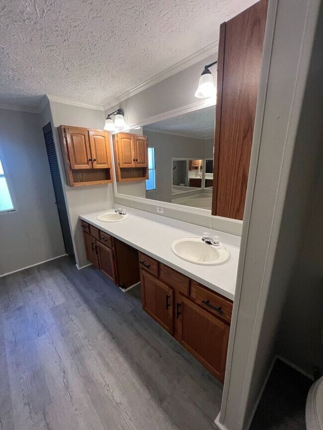 Building Photo - Cozy 3 bedroom 2 bath home in BUFORD SCHOOL DISTRCT!