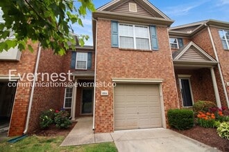 Building Photo - 3 Bed/2.5 Bath Townhome with Garage / Pet-Friendly / Coming Soon!