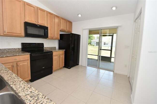 Building Photo - 31 Rosecroft Ln