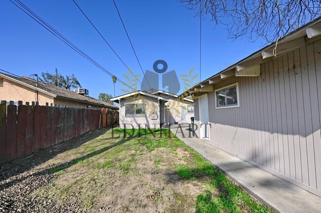 Building Photo - 630 E Dudley Ave