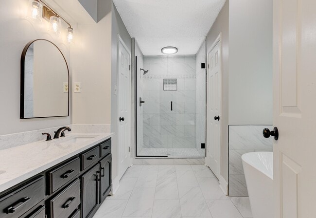 Building Photo - 7801 Autumn Creek Dr