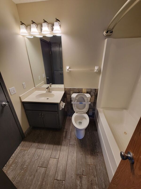 Building Photo - 5041 Mitchell Rd