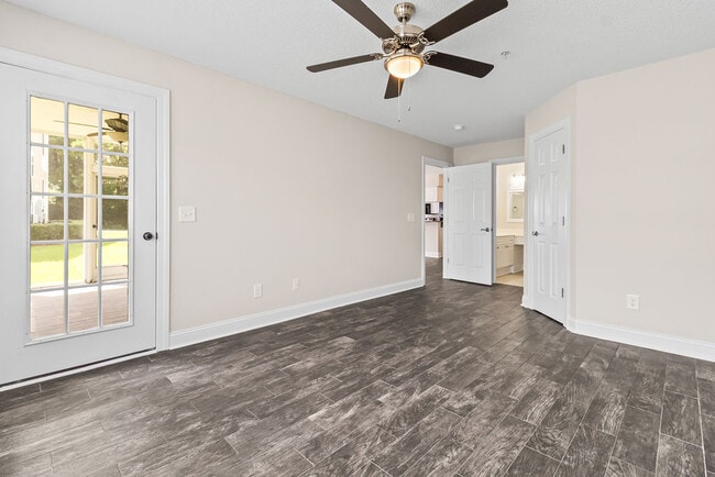 Building Photo - Woodmoor Condo
