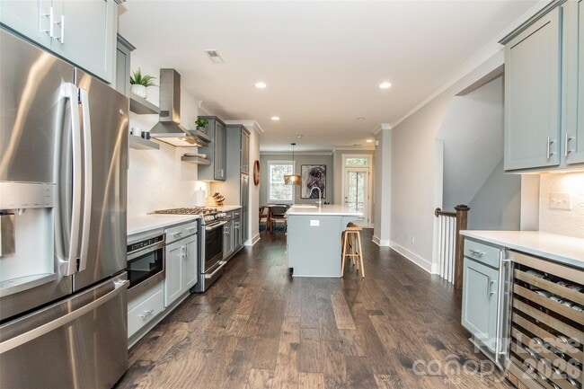 Building Photo - 1134 E 36th St