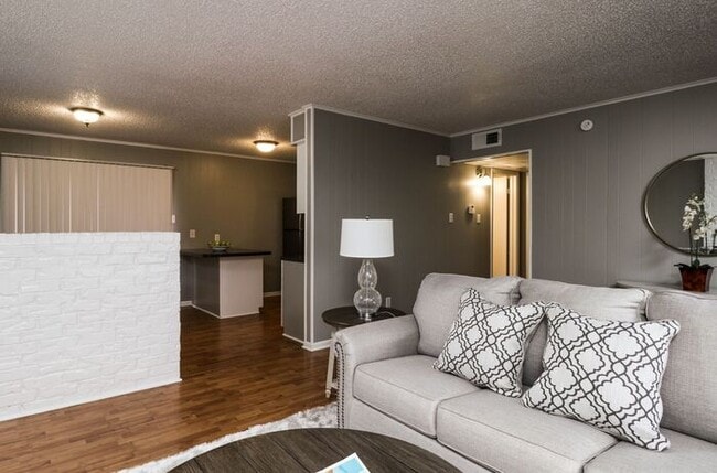 Building Photo - Available Now! 2 bedroom 1 bath in Lindale Tx!