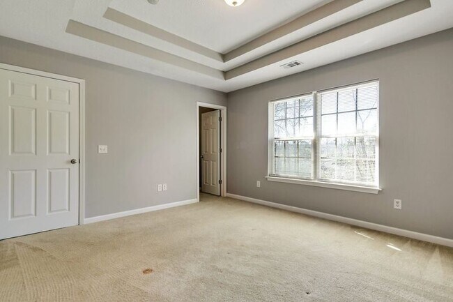 Building Photo - 850 Canyon Oak Loop