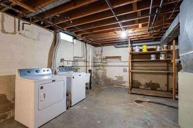 Building Photo - Josephine