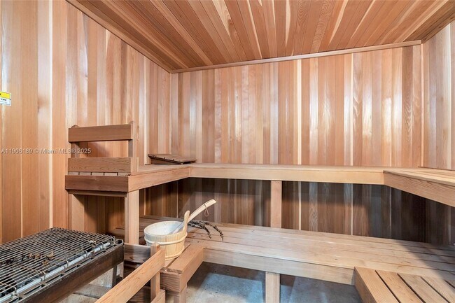 Building Photo - 415 Rovino Ave