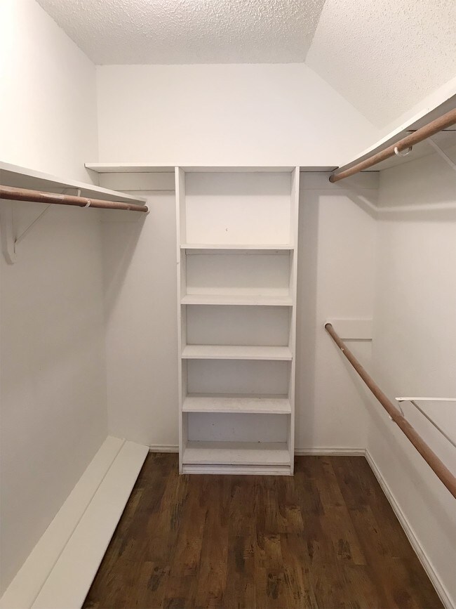 Building Photo - 1638 Brown Trail