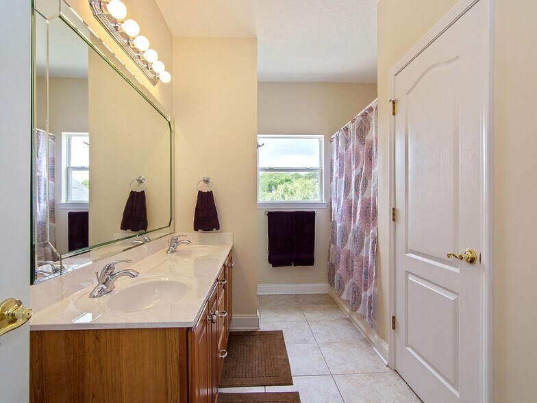 Building Photo - 2396 Palm Harbor Dr