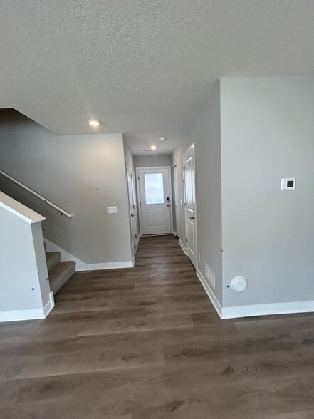 Building Photo - 1966 Highview Ter