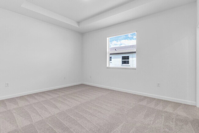Building Photo - 2661 SE 28th St