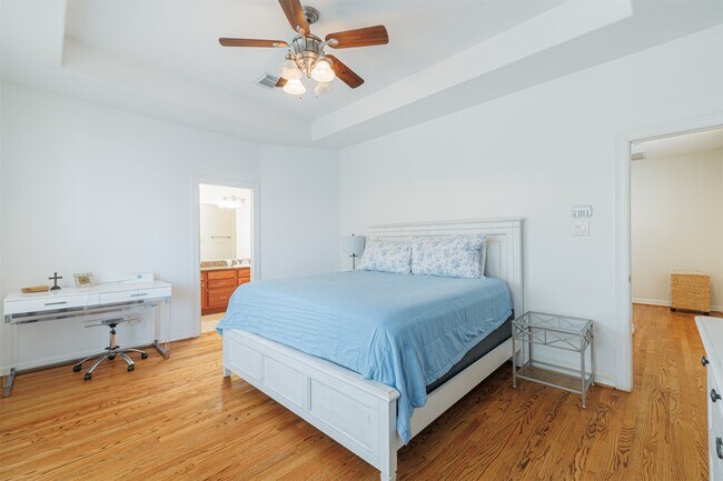 Building Photo - 3325 New Garden View Ln