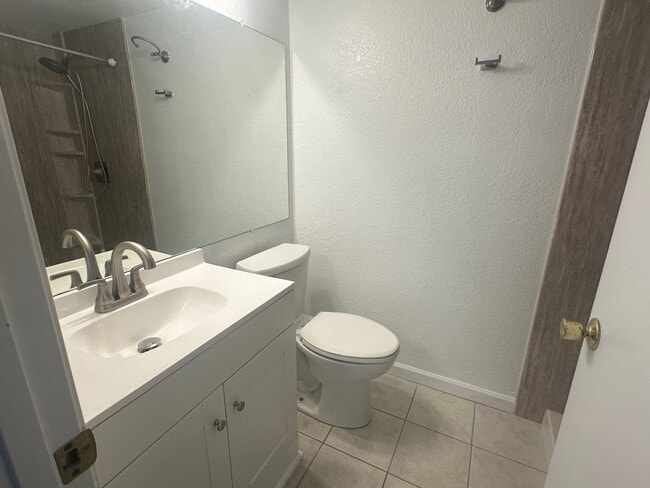 Building Photo - Spacious 2-Bedroom, 2-Bath Condo – Fully R...