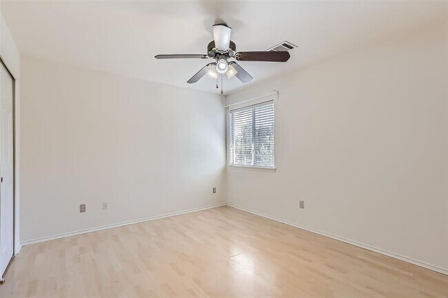 Building Photo - 3001 Rainy River Dr