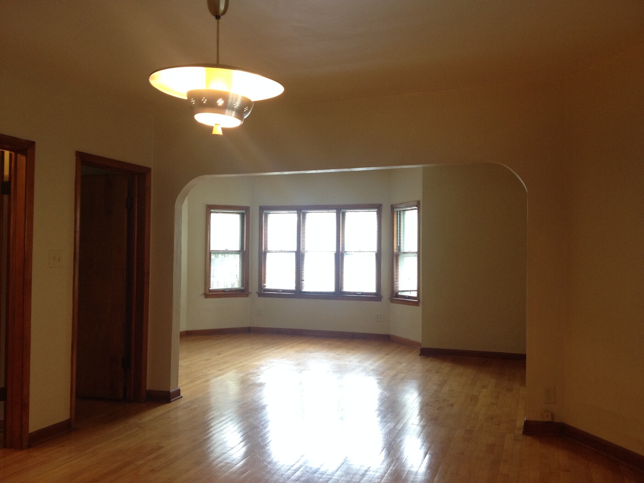 Building Photo - 2421 S Howell Ave