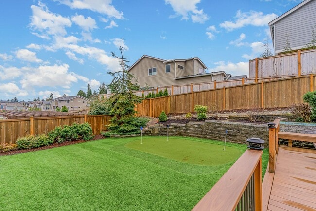Building Photo - 5Bd/3Ba Lynnwood Home