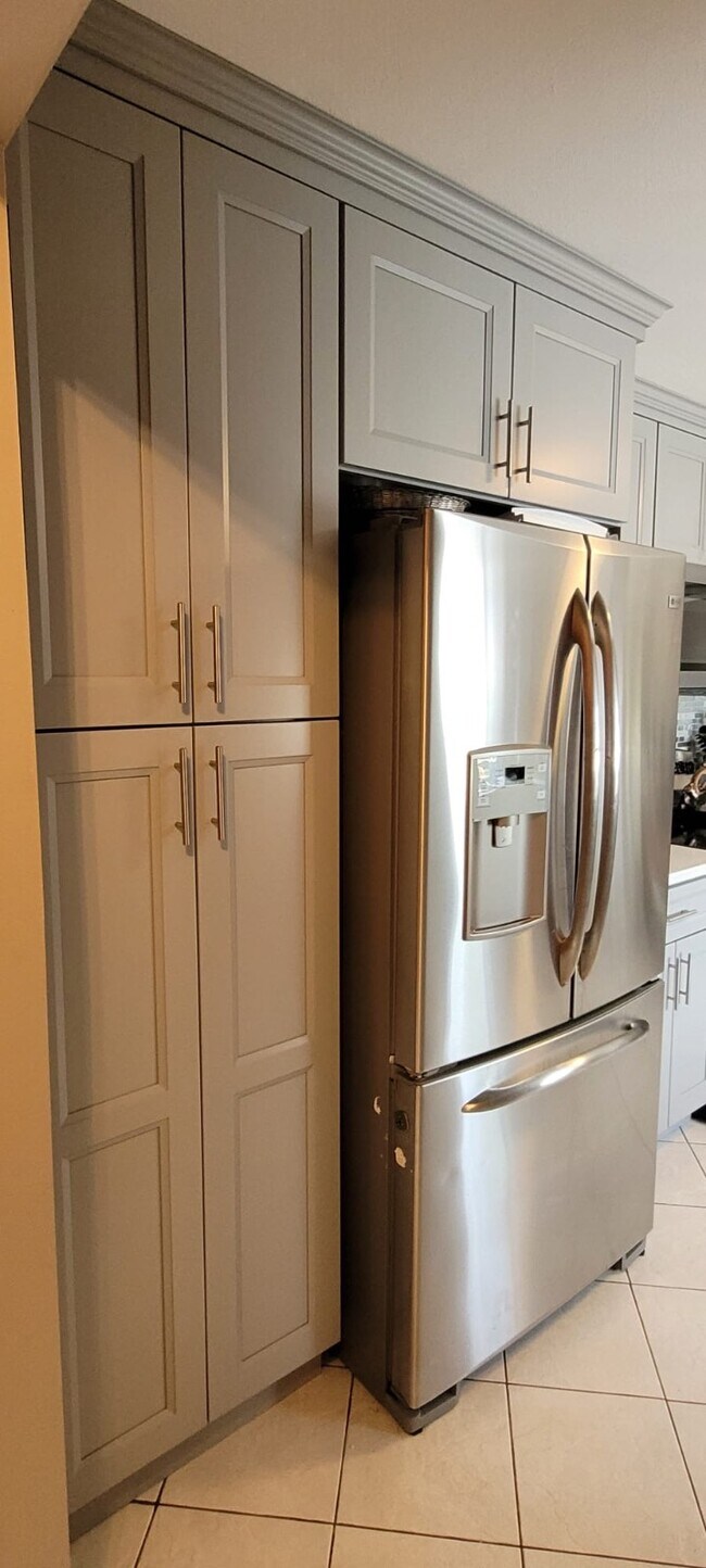 Building Photo - 6 Albergo Ct