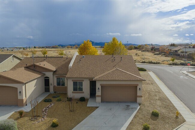 Building Photo - 3 bedroom, 2 bathroom Townhome in Granville