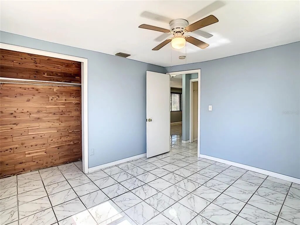 Building Photo - 4239 Ridgefield Ave