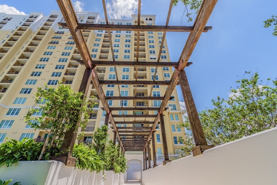 Building Photo - 345 Bayshore Blvd